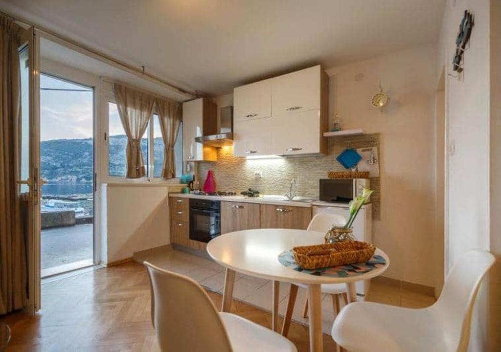 Apartment Jurkovica Komiza